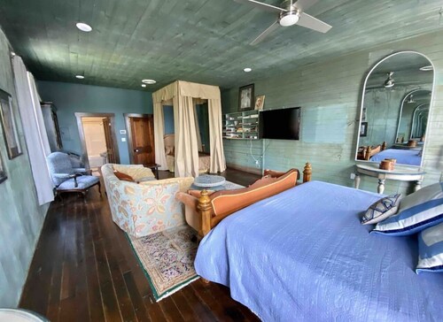 Giant Loft