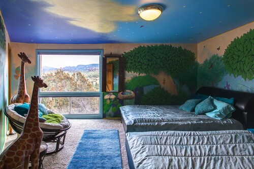 House and Studio · With panoramic views!