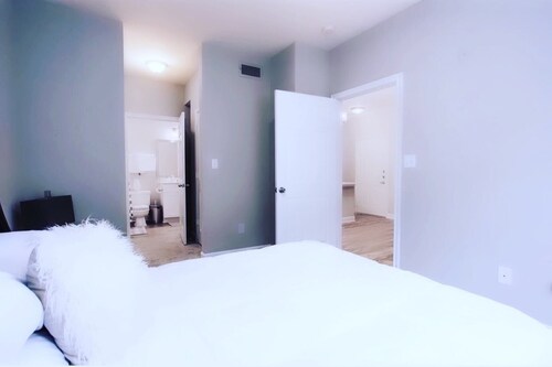 <br> RELAXING & COZY LOFT NEAR TRUIST PARK STADIUM ✨
