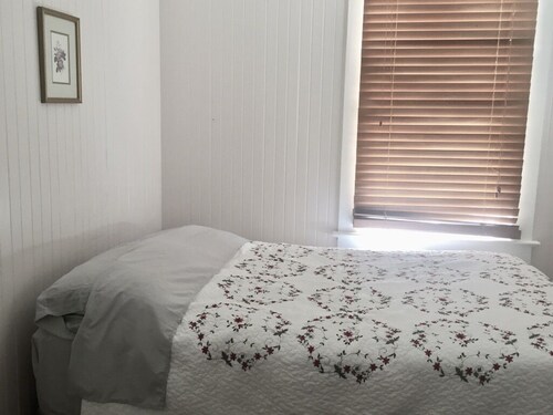 Hawaiian Historic Home w/Parking, 30 Days min.