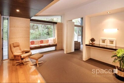 This house is a 2 bedroom(s), 2.5 bathrooms, located in Margaret River, WA.