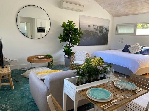 Cottesloe Beach Lane Studio - EXECUTIVE ESCAPES - 7min walk to beach