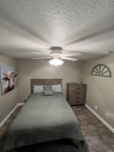 Beautiful Entire home Located 5Mins away from WEC