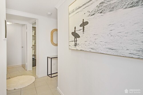 YEPPOON CBD FULLY FURNISHED APARTMENT WITH POOL!