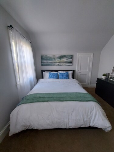 Cozy and Clean 1-Bdr Apt in a Quiet Neighborhood