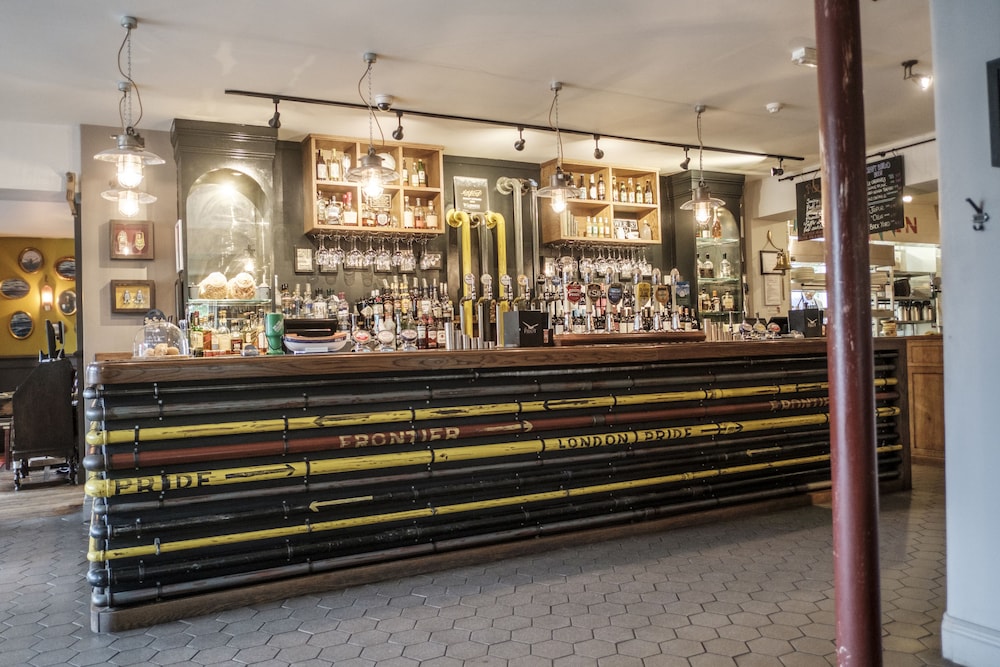 Hotel Bar