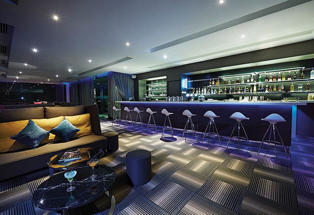 Hotel Bar