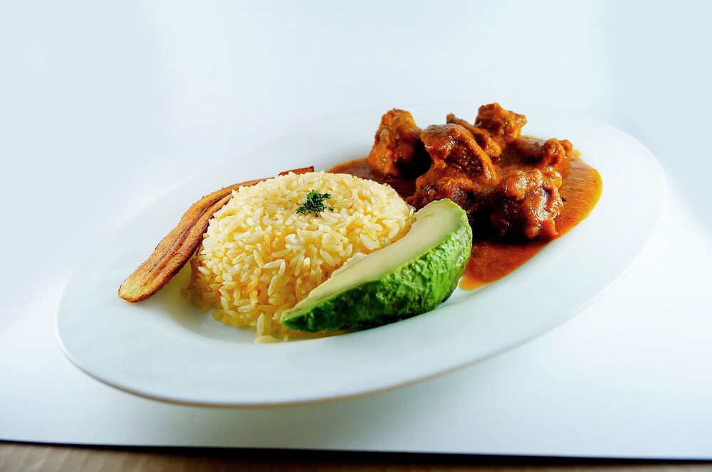 Comida y bebida