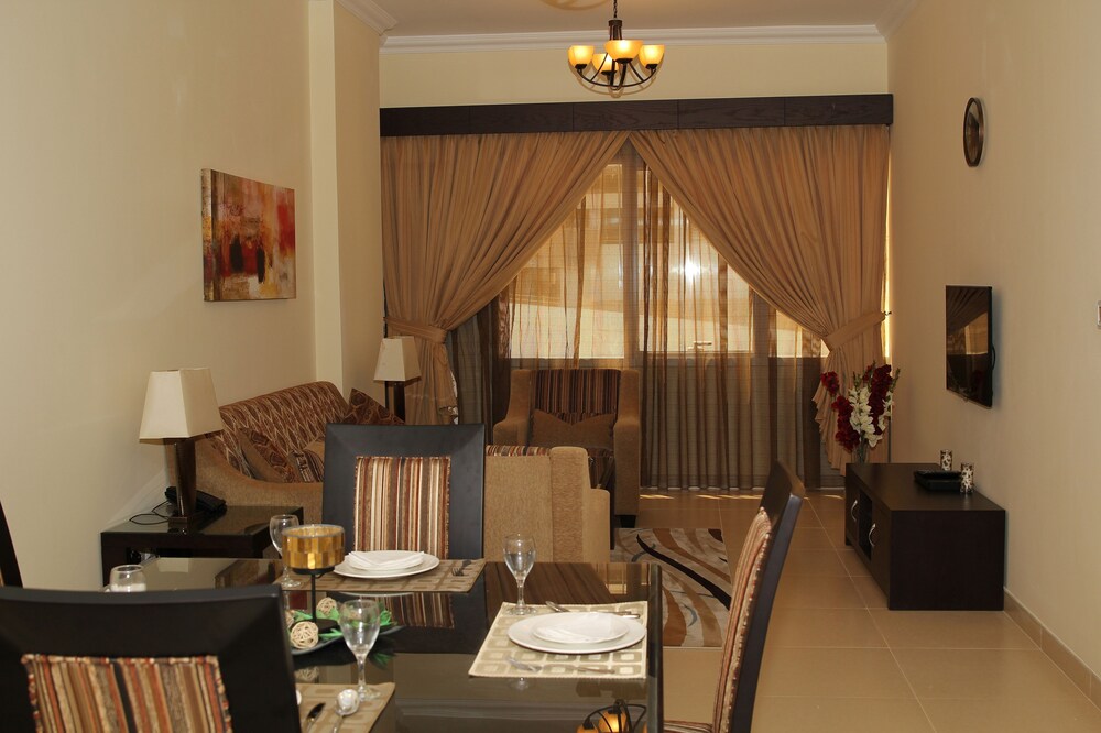 Wohnzimmer (Classic-Apartment, 2 Schlafzimmer)