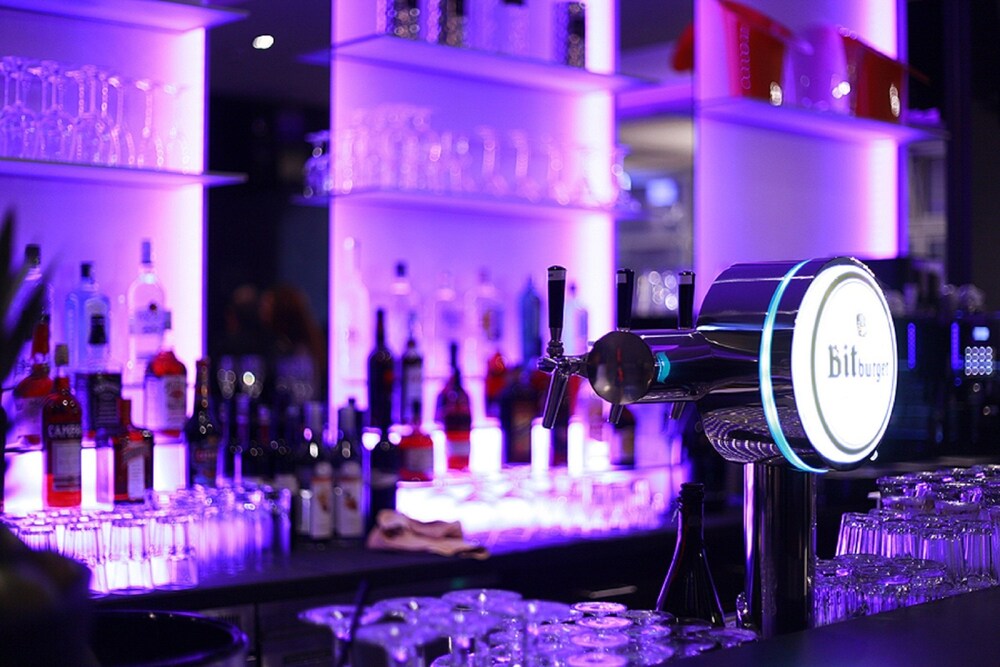 Hotel Bar