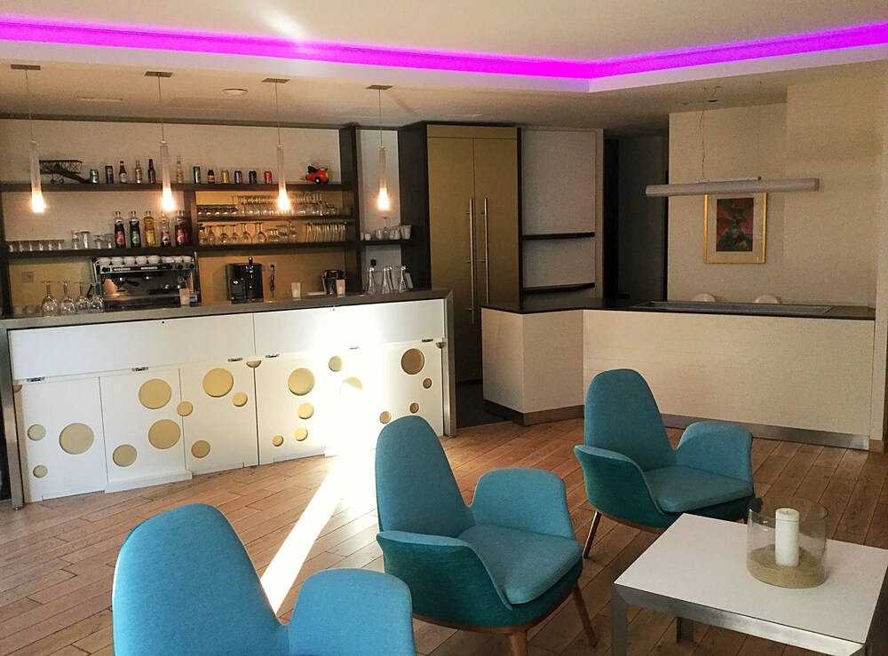 Hotel Bar