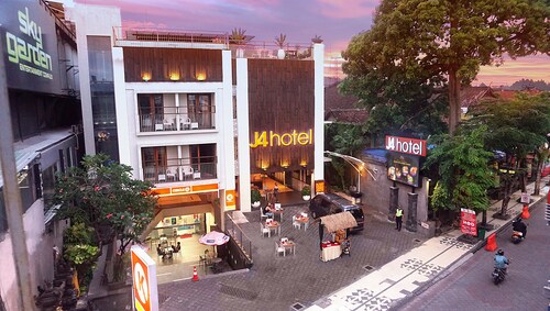 J4 Hotels Legian
