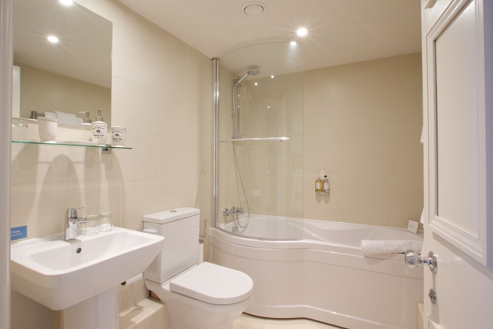 2 Bedroom Apartment for 6 people - Bathroom