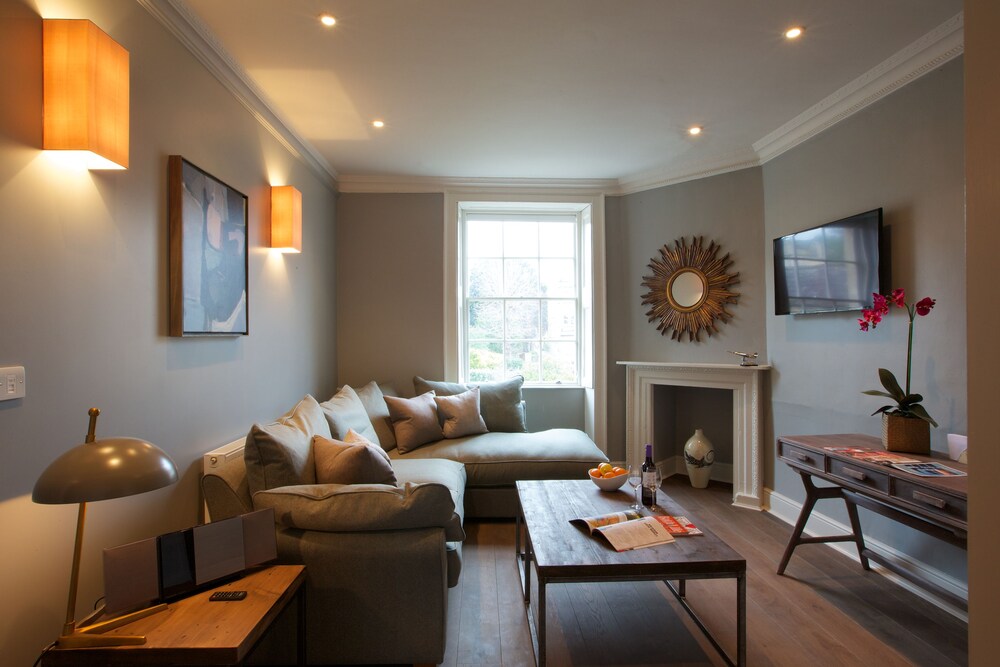 2 Bedroom Apartment for 6 people - Living Area