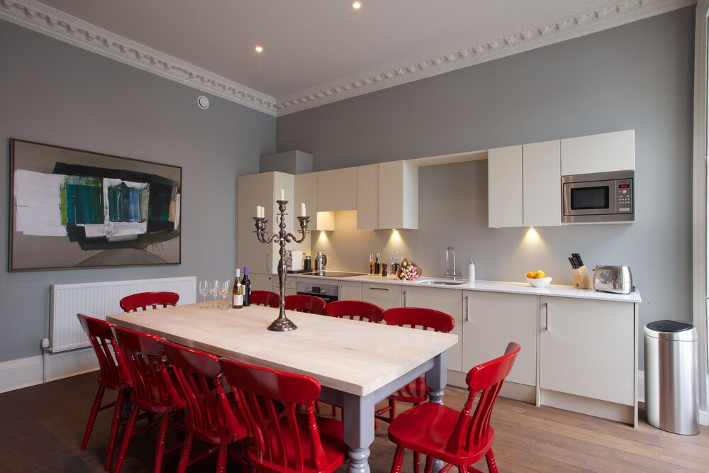 1 Bedroom Apartment for 4 people - In-Room Dining
