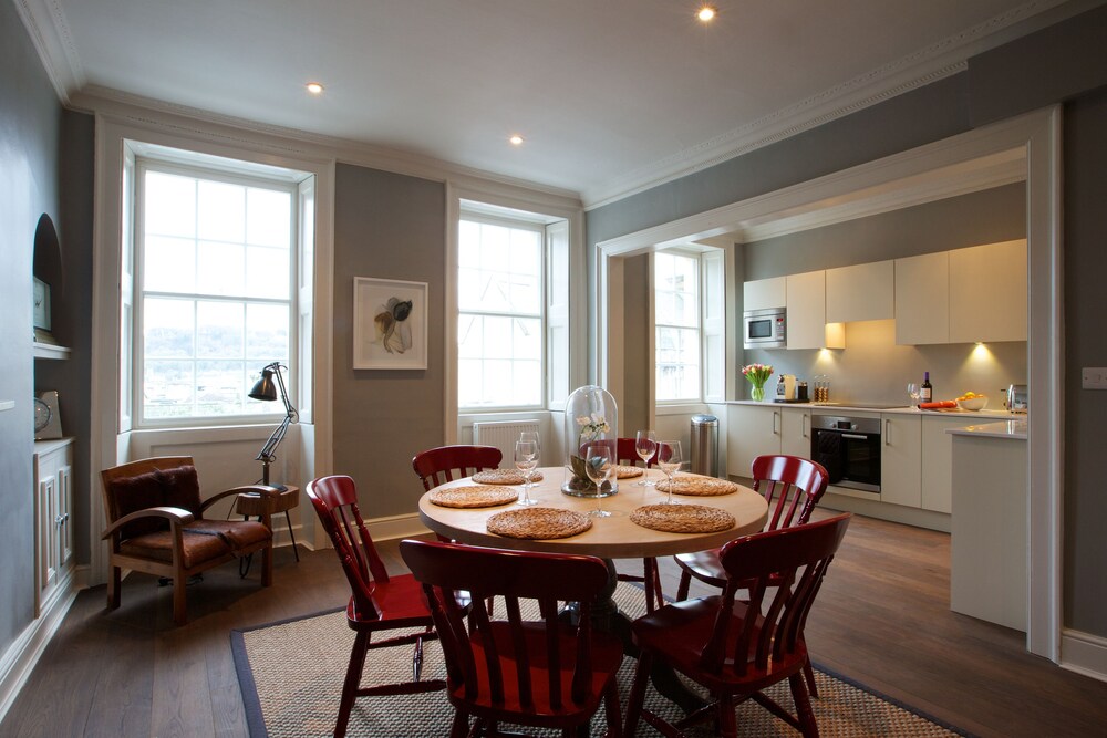 2 Bedroom Apartment for 6 people - In-Room Dining