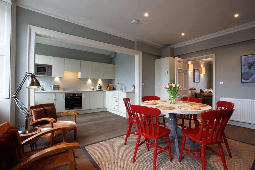 2 Bedroom Apartment for 6 people - In-Room Dining