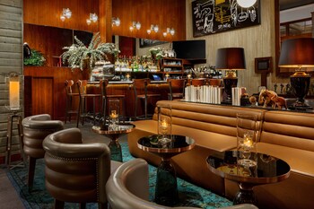 Hotel Bar
