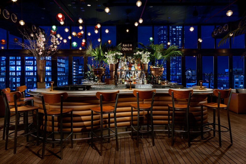 Hotel Bar