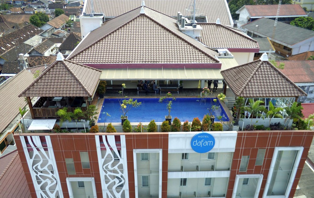 Foto Utama