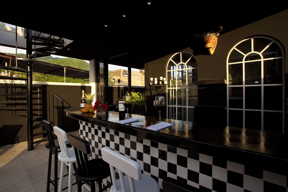 Hotel Bar