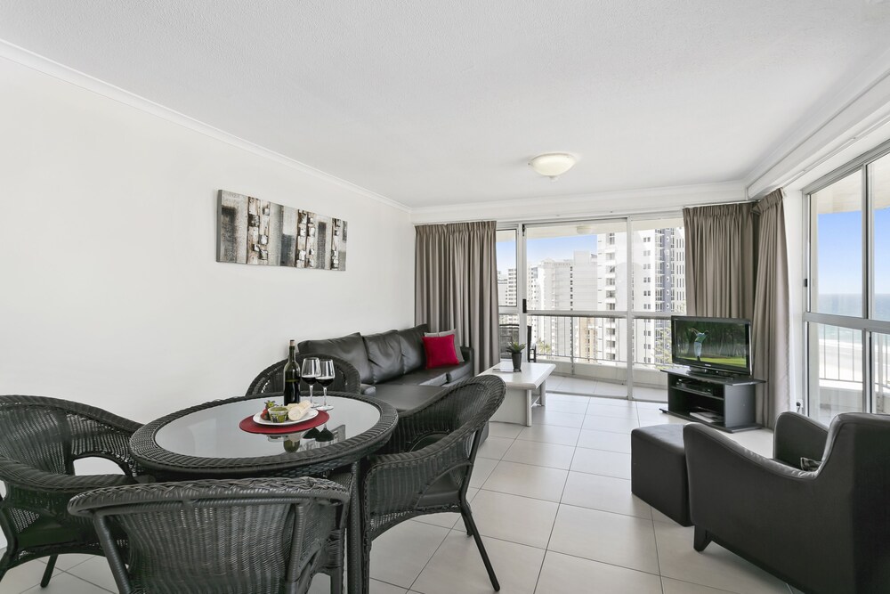Apartment, 2 Bedrooms - Living Room