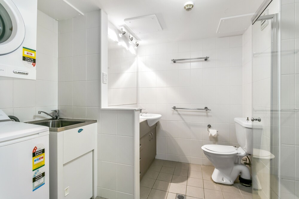 Apartment, 2 Bedrooms - Bathroom