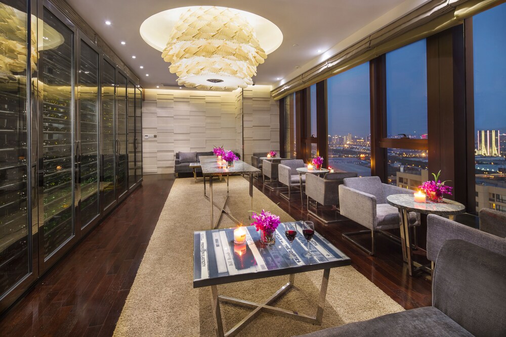 Hotel Lounge