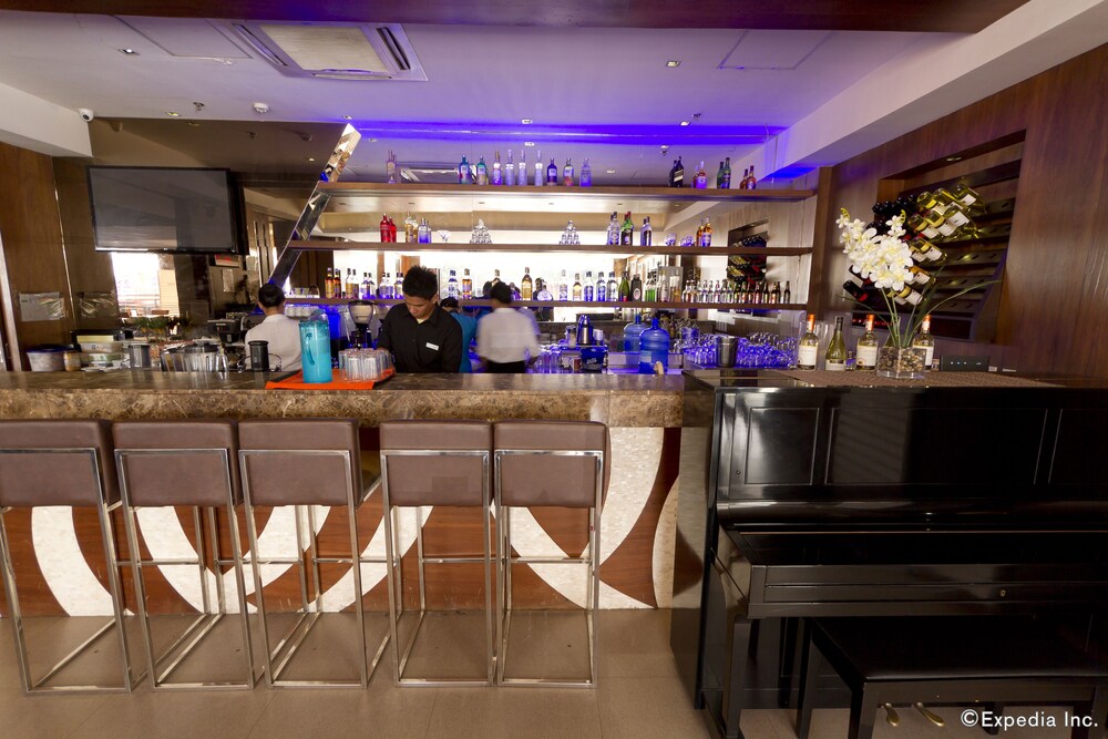 Hotel Bar