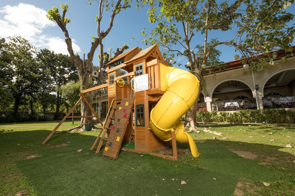 Childrens Play Area - Outdoor