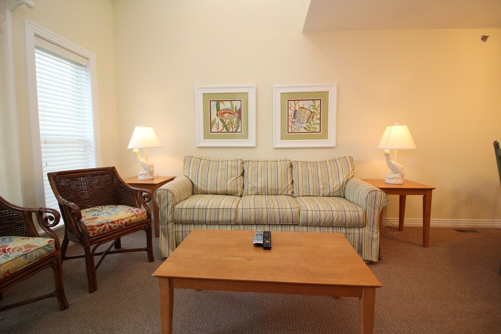 거실 공간 (Cambridge Cove 3 Bedroom Deluxe)
