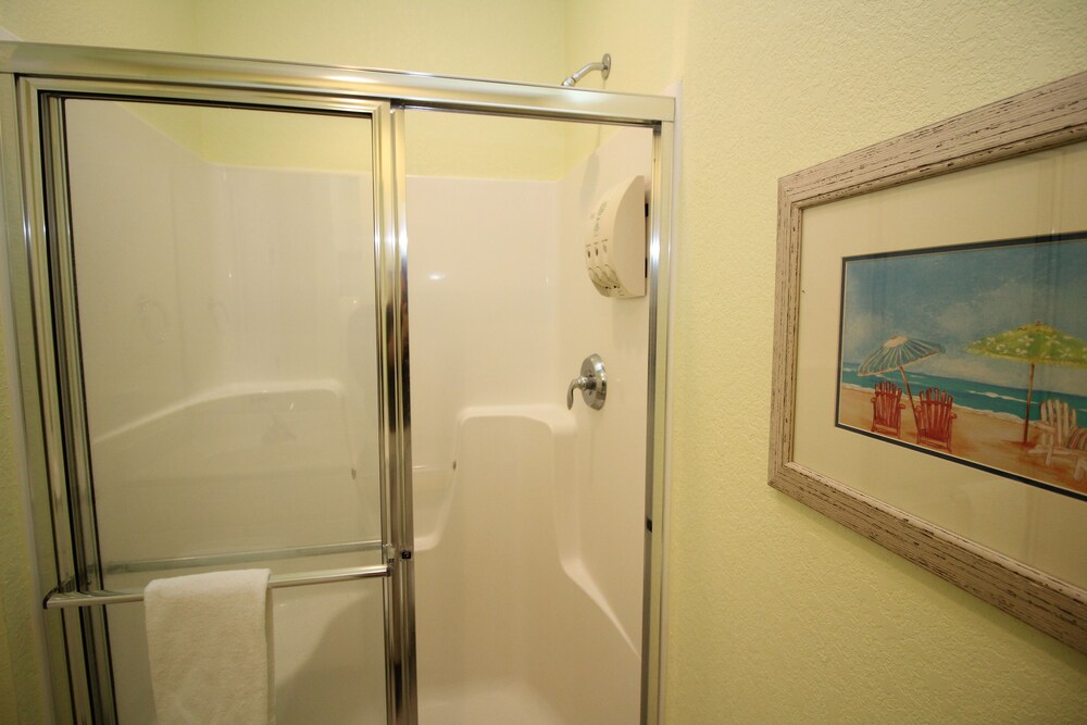 욕실 (Cambridge Cove 2 Bedroom Premium)