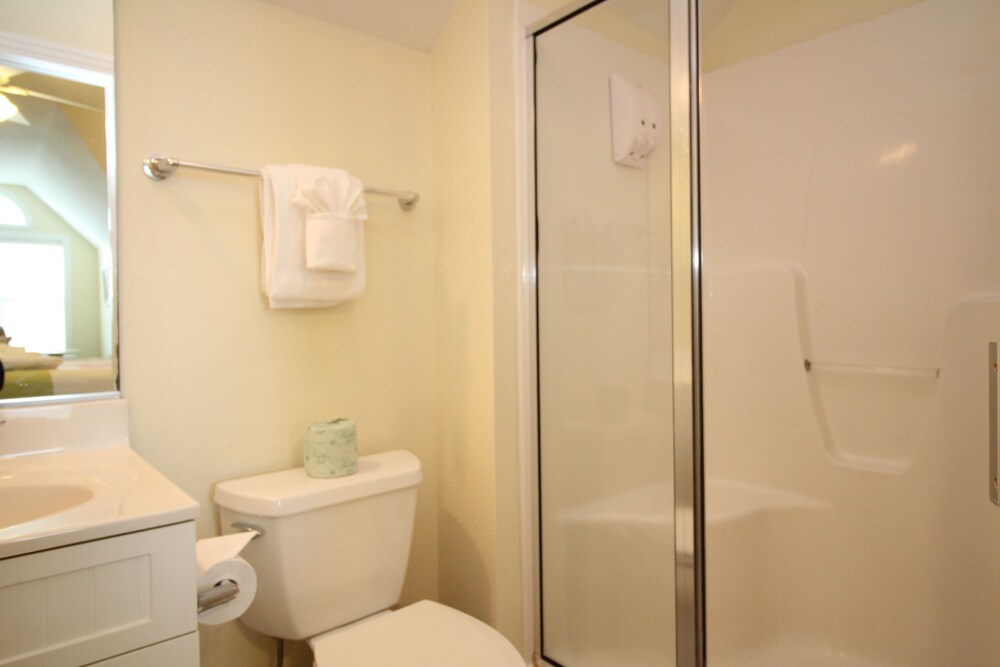 욕실 (Cambridge Cove 3 Bedroom Deluxe)