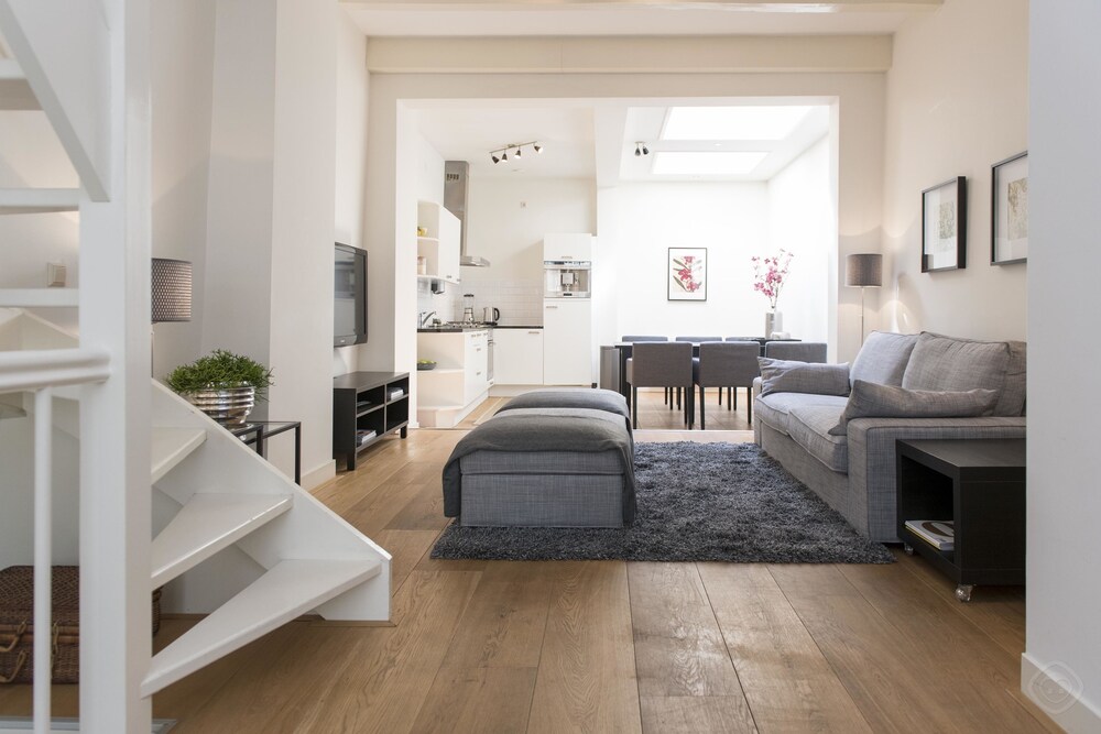 Apartment, 2 Bedrooms, City View - Living Room