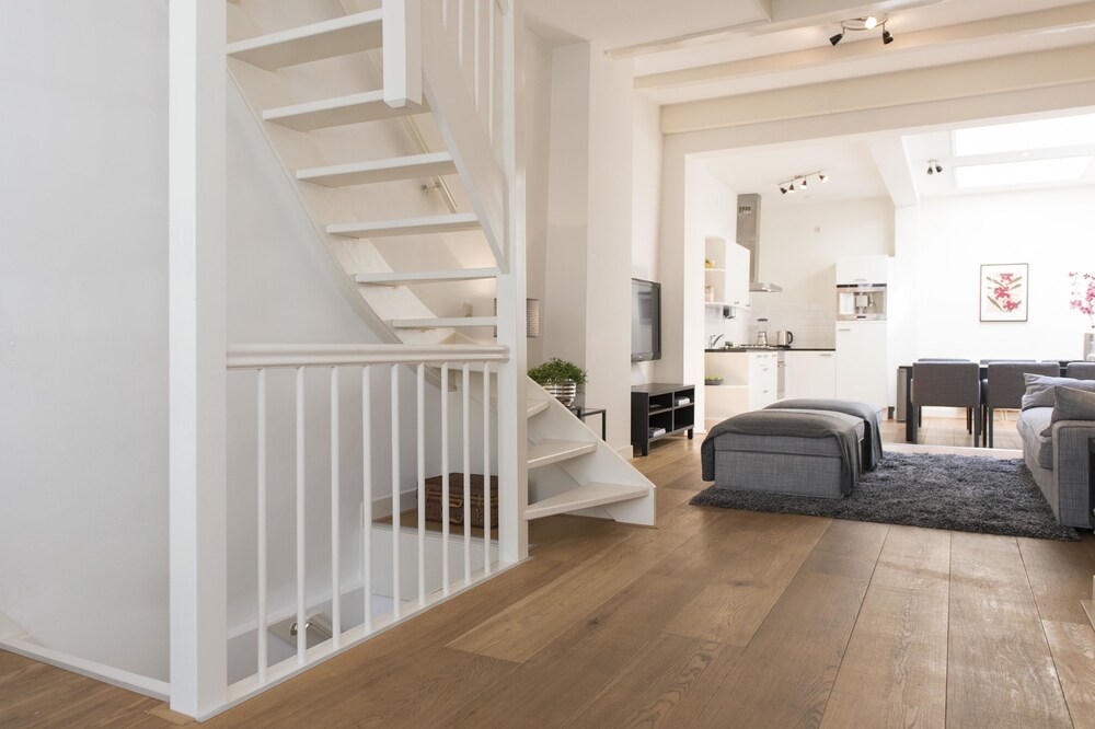 Apartment, 2 Bedrooms, City View - Living Room