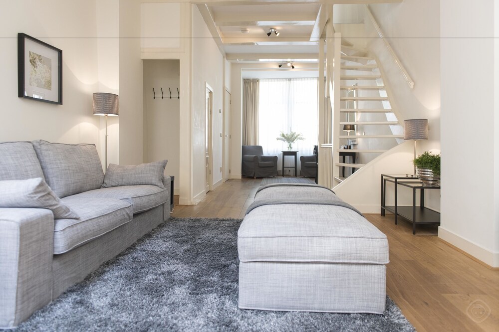 Apartment, 2 Bedrooms, City View - Living Room