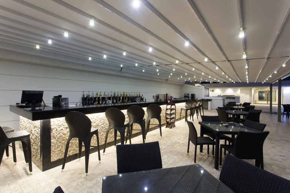 Hotel Bar