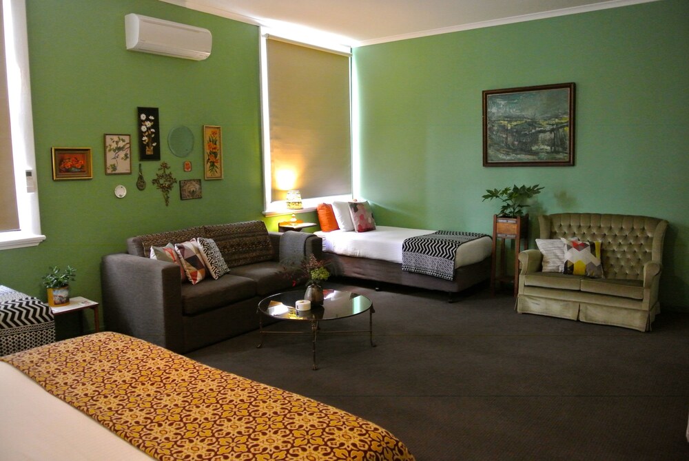 Guestroom