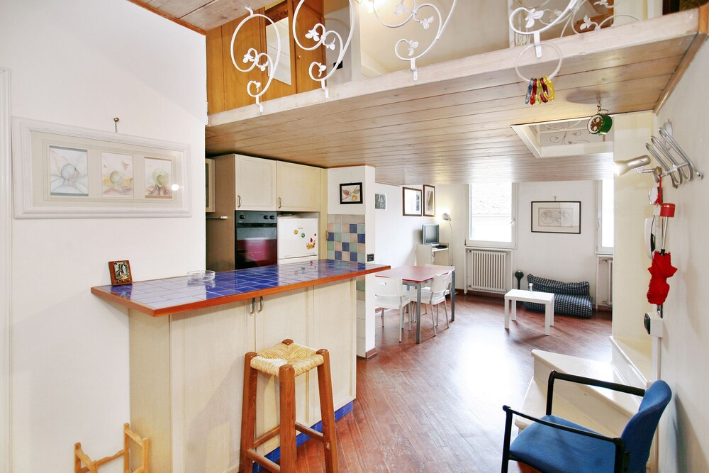 Apartment (Via San Gallo 1) - Guestroom