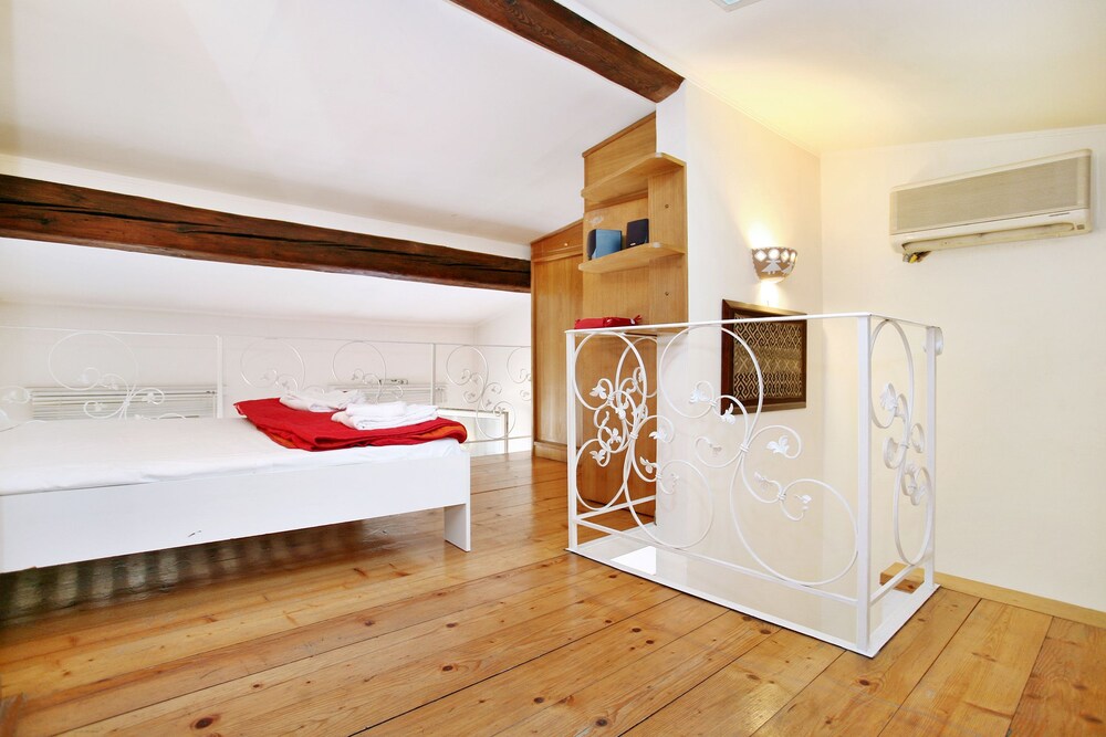 Apartment (Via San Gallo 1) - Guestroom