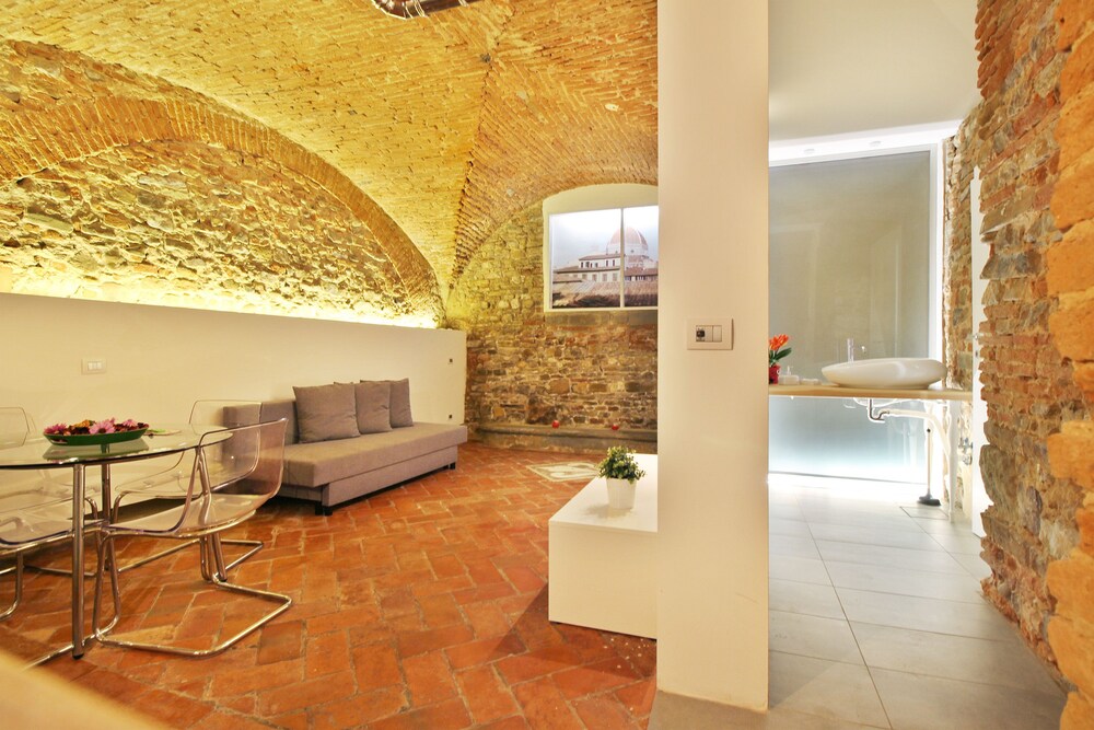Romantic Apartment, 1 Queen Bed with Sofa bed (Via Pandolfini 28) - Living Area