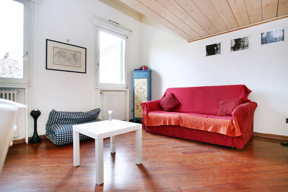 Apartment (Via San Gallo 1) - Guestroom