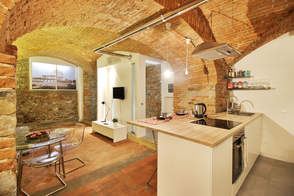 Romantic Apartment, 1 Queen Bed with Sofa bed (Via Pandolfini 28) - In-Room Kitchenette