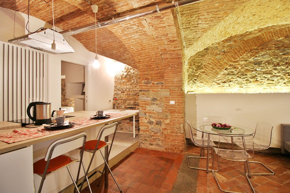 Romantic Apartment, 1 Queen Bed with Sofa bed (Via Pandolfini 28) - In-Room Dining