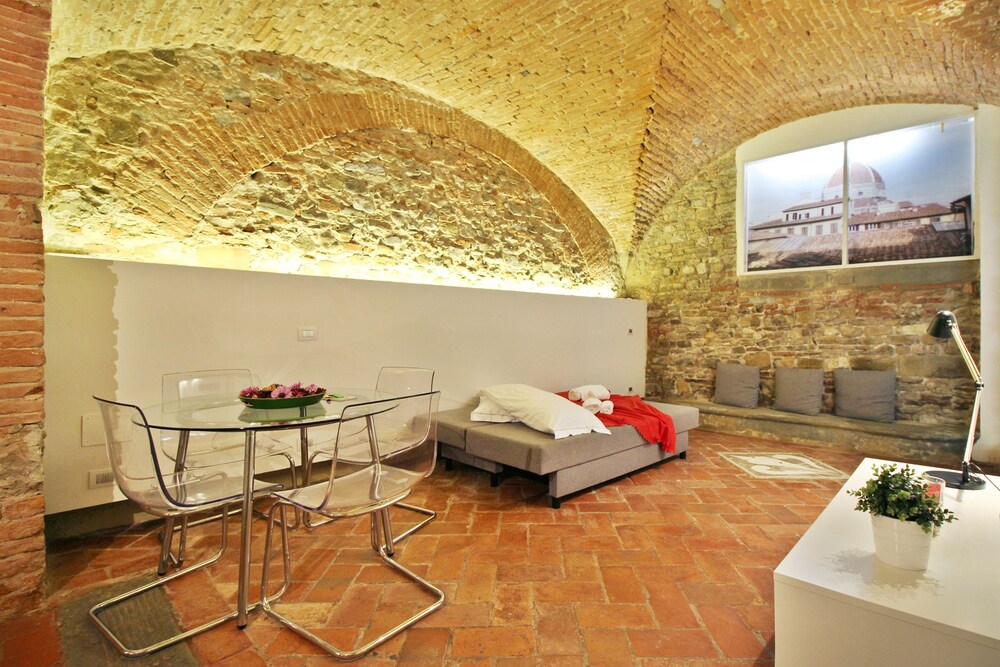 Romantic Apartment, 1 Queen Bed with Sofa bed (Via Pandolfini 28) - Living Room