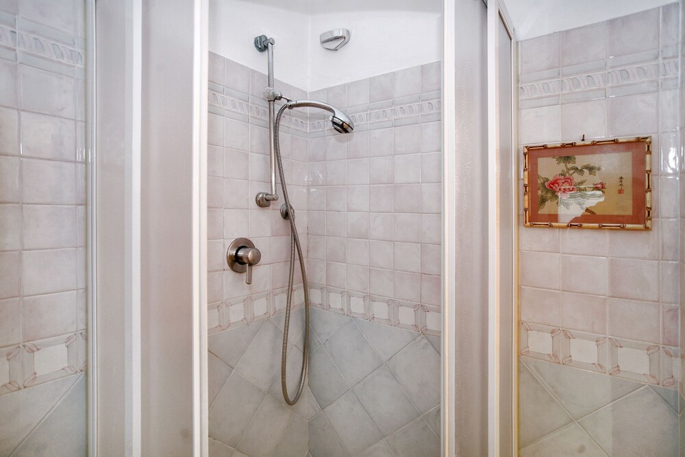 Apartment (Via San Gallo 1) - Guestroom
