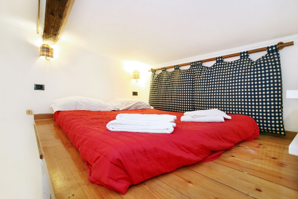 Apartment (Via San Gallo 1) - Guestroom