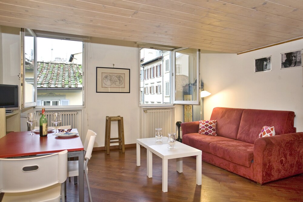 Apartment (Via San Gallo 1) - Guestroom