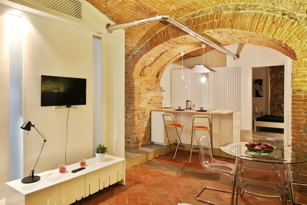 Romantic Apartment, 1 Queen Bed with Sofa bed (Via Pandolfini 28) - Living Area