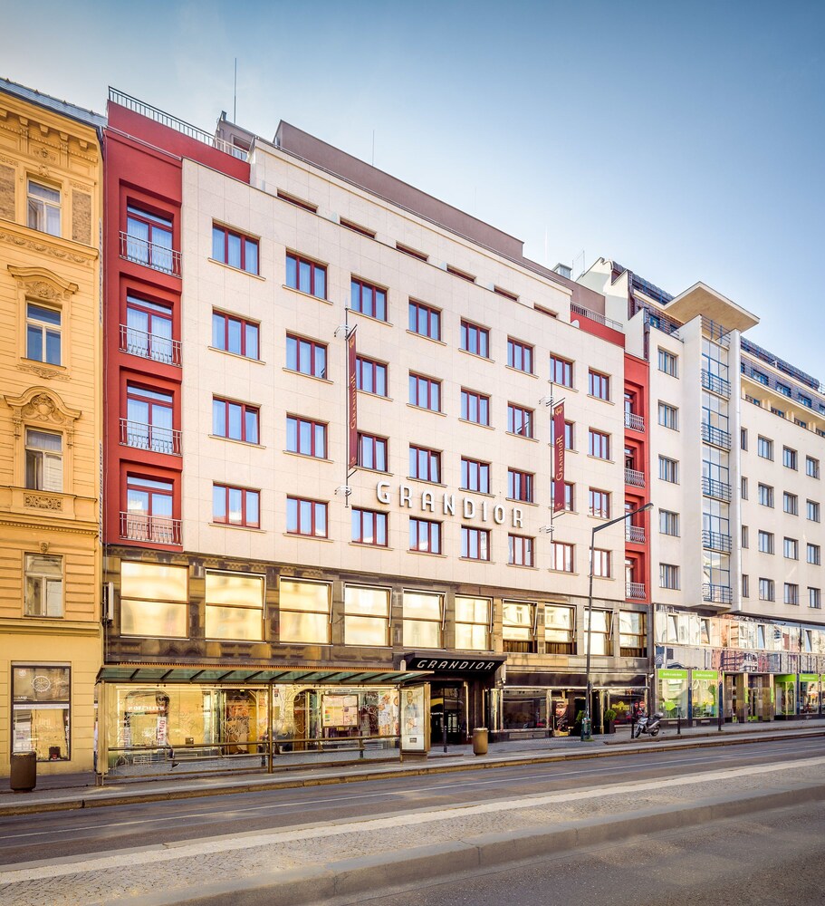 Hotellin julkisivu